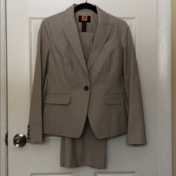 Banana Republic Jackets & Blazers - Banana Republic Pant Suit (4-6)